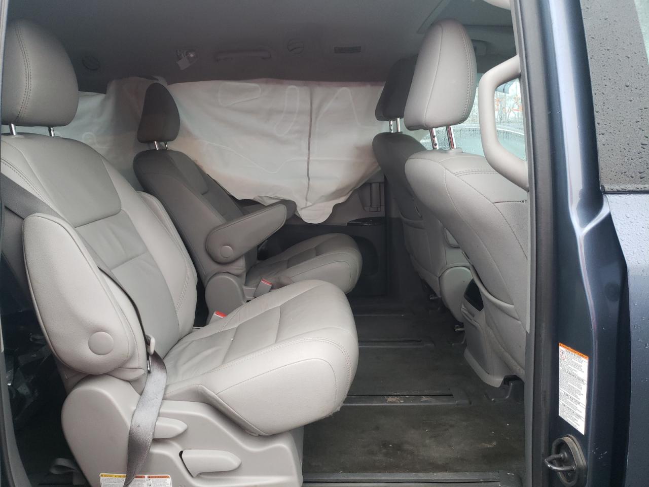 Photo 6 from auction – 2016 TOYOTA SIENNA XLE with VIN 5TDDK3DC9GS139908