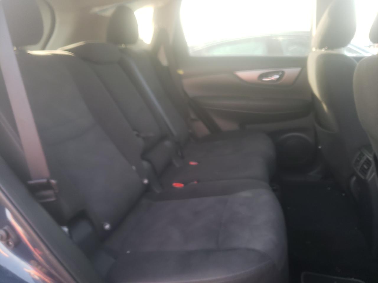 Photo 6 from auction – 2016 NISSAN ROGUE S with VIN KNMAT2MV7GP716862