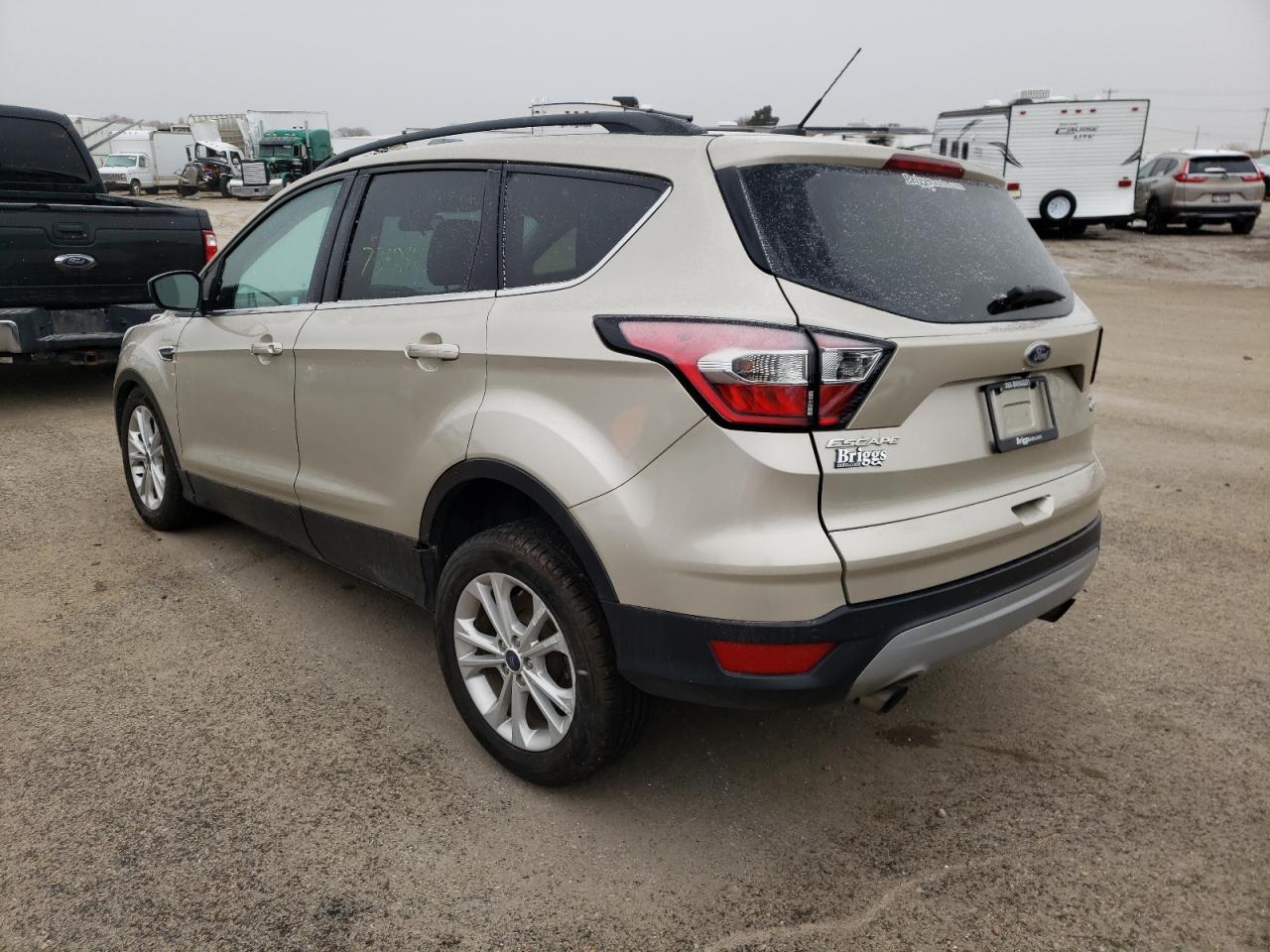 Photo 3 from auction – 2017 FORD ESCAPE SE with VIN 1FMCU0GD5HUB80120