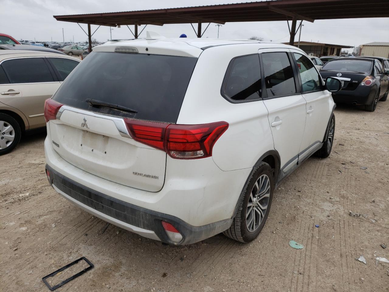 Photo 4 from auction – 2018 MITSUBISHI OUTLANDER with VIN JA4AD2A3XJZ021510