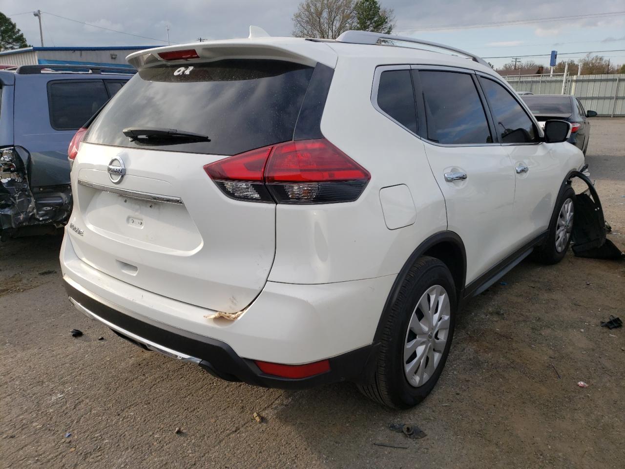 Photo 4 from auction – 2017 NISSAN ROGUE S with VIN JN8AT2MTXHW138086