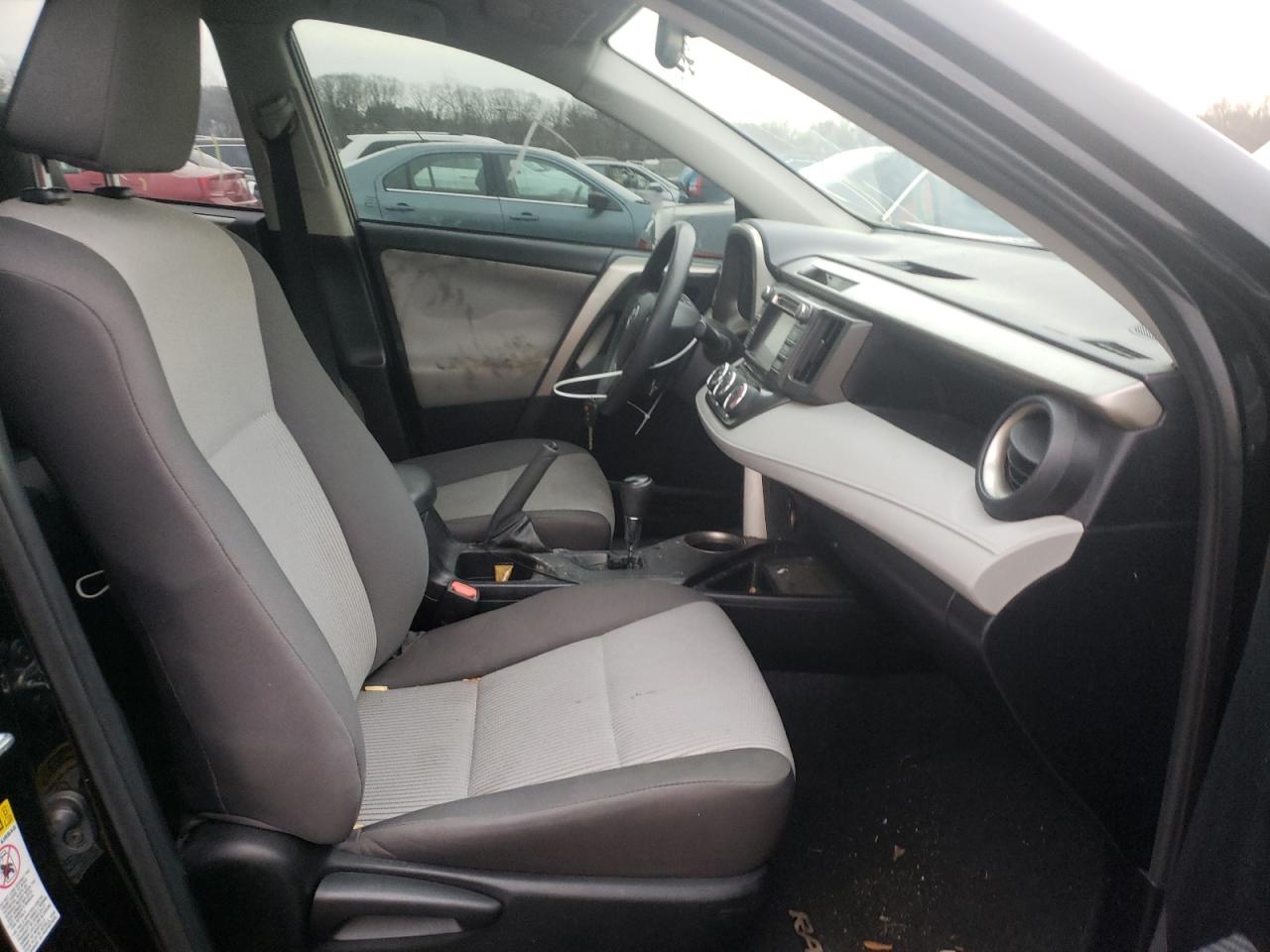 Photo 5 from auction – 2014 TOYOTA RAV4 LE with VIN 2T3BFREV5EW126227