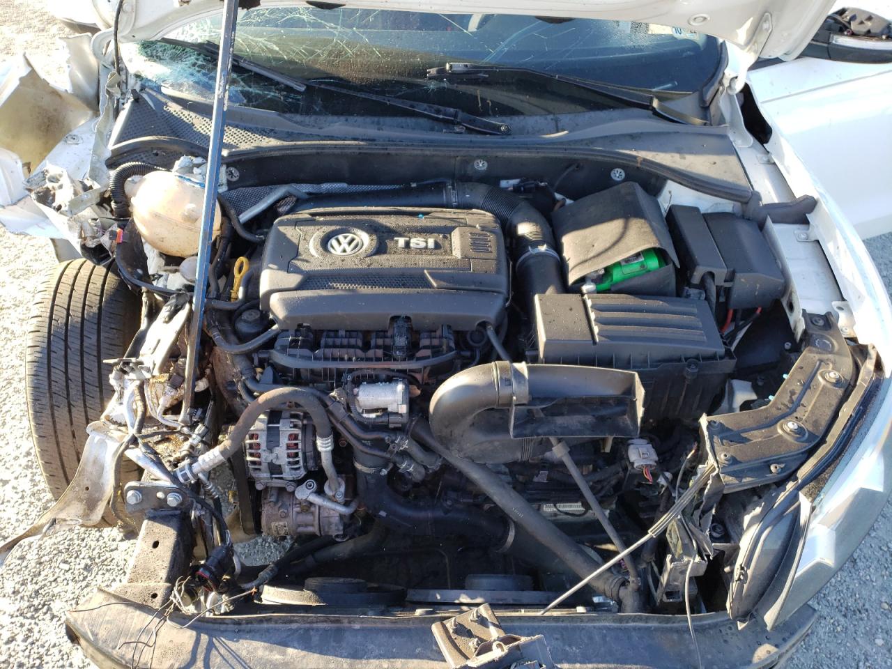 Photo 7 from auction – 2015 VOLKSWAGEN PASSAT S with VIN 1VWAS7A37FC002901