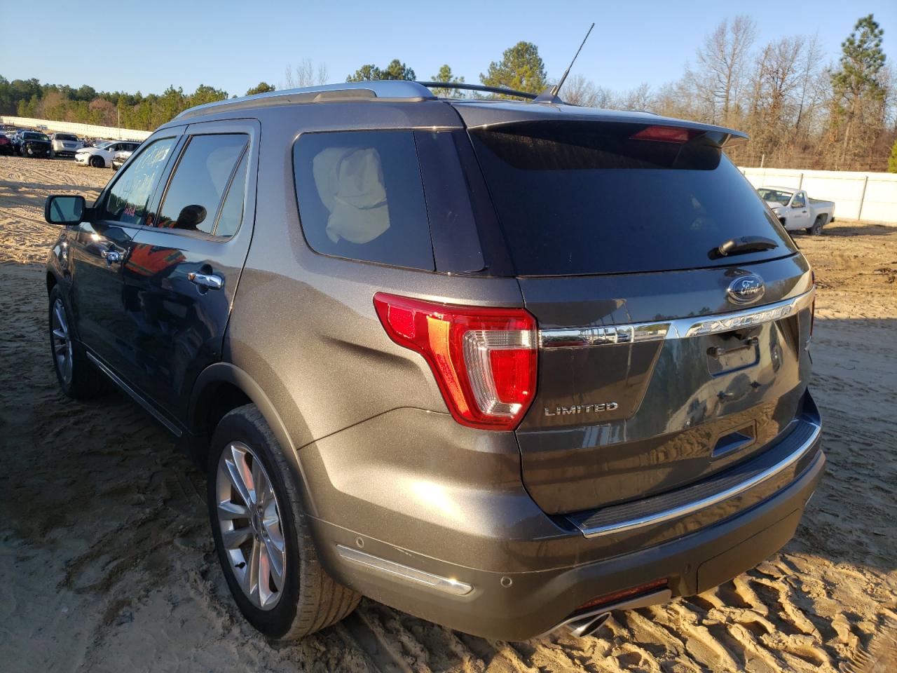 Photo 3 from auction – 2019 FORD EXPLORER L with VIN 1FM5K7F83KGA03602