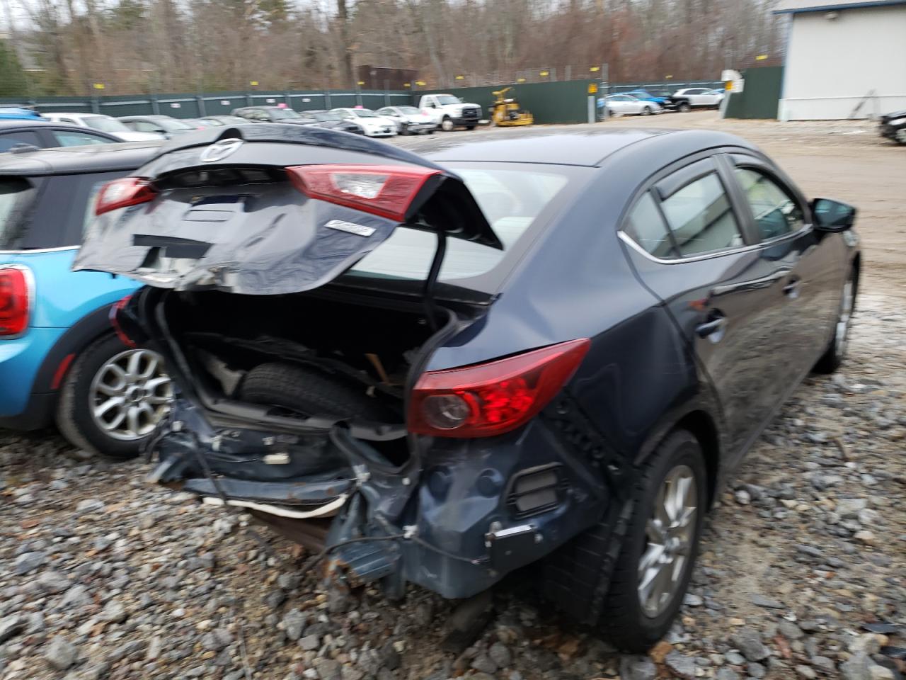Photo 4 from auction – 2015 MAZDA 3 TOURING with VIN JM1BM1V77F1249083
