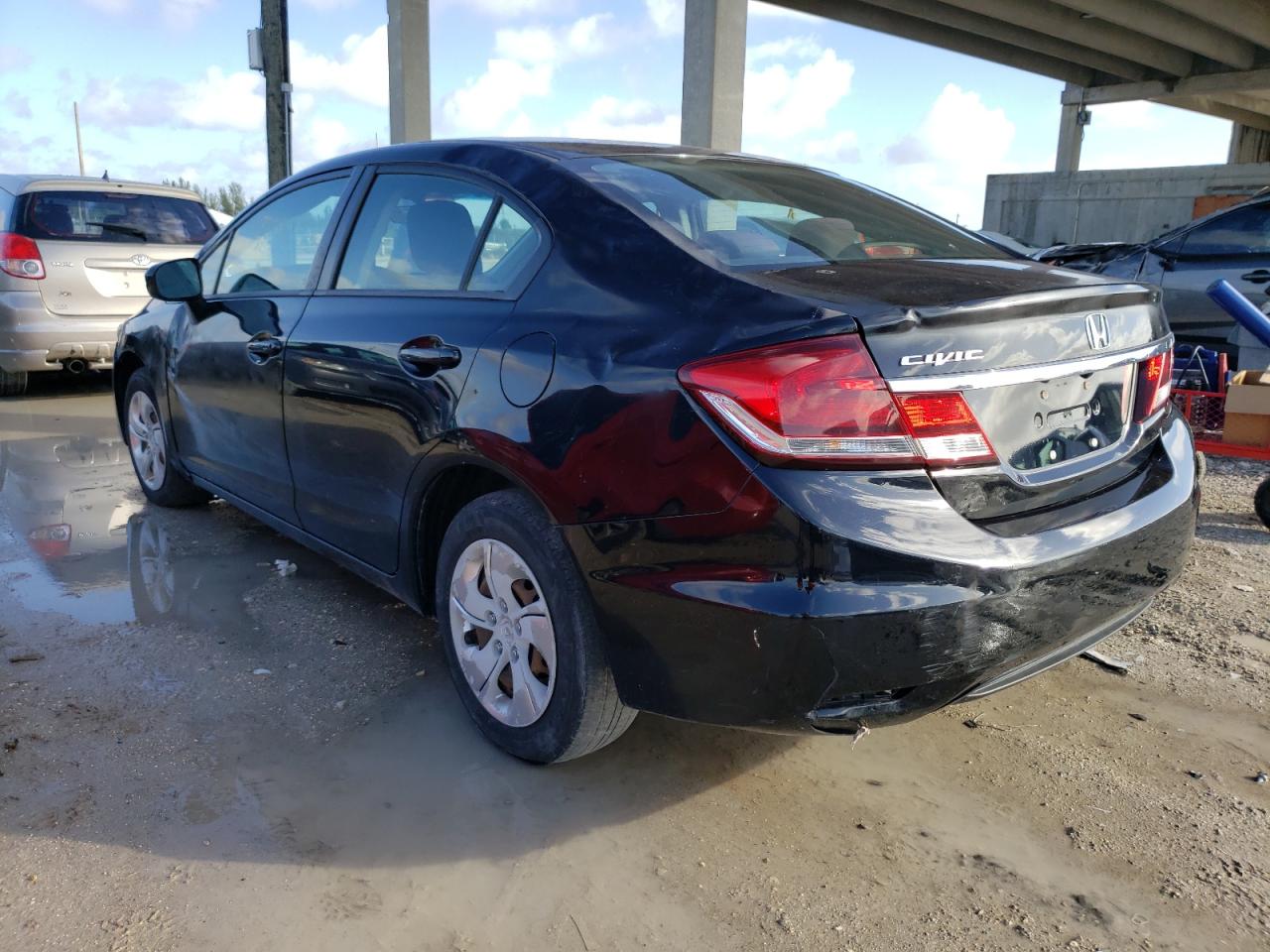 Photo 3 from auction – 2015 HONDA CIVIC LX with VIN 19XFB2F50FE276195