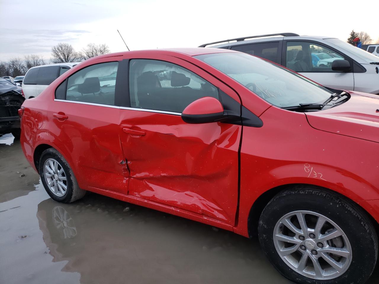 Photo 9 from auction – 2019 CHEVROLET SONIC LT with VIN 1G1JD5SB7K4109998