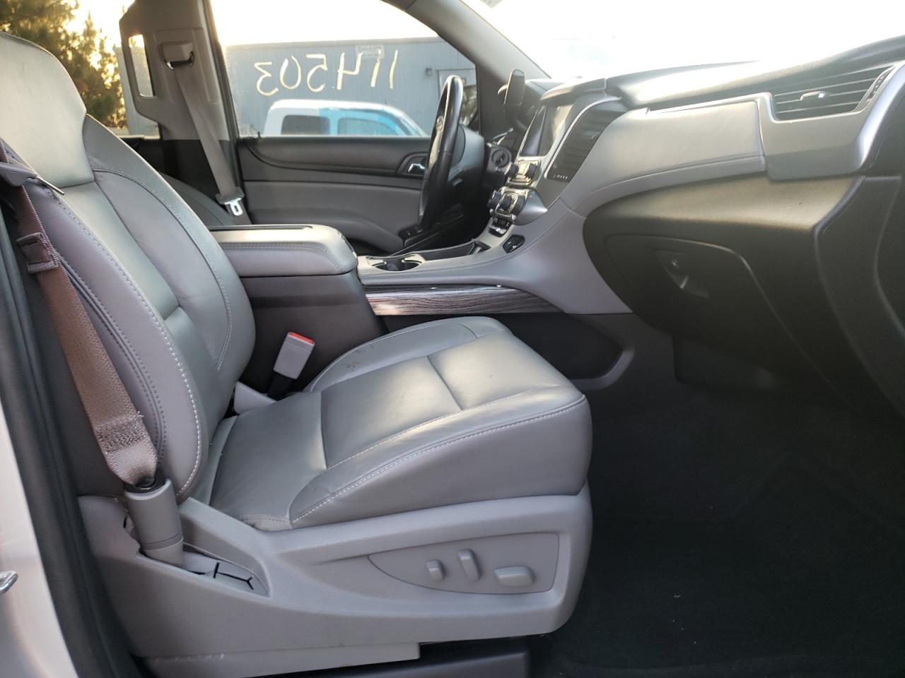 Photo 5 from auction – 2016 CHEVROLET TAHOE with VIN 1GNSCBKC8GR123500