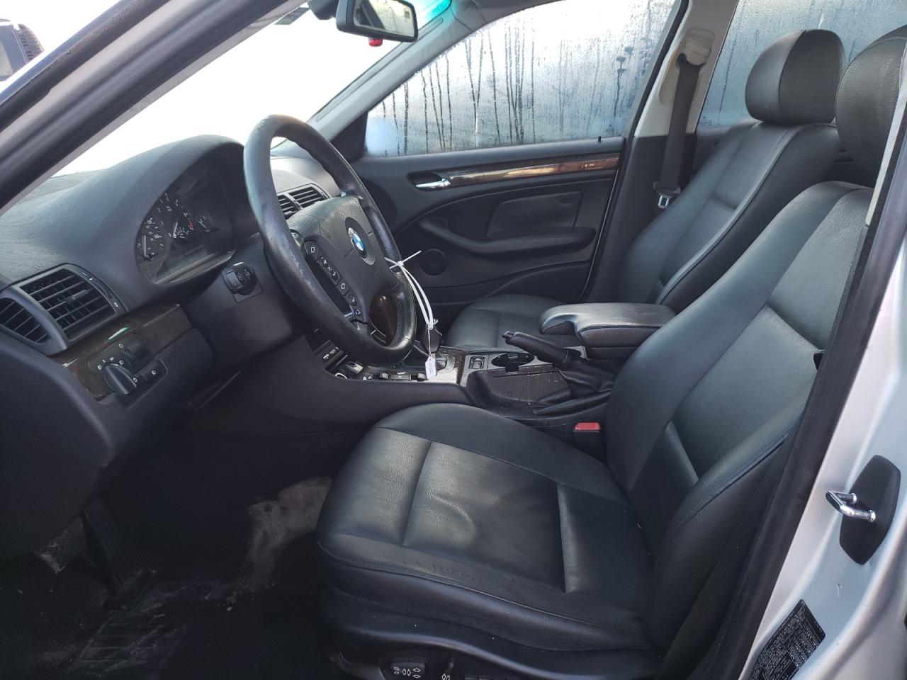 Photo 5 from auction – 2004 BMW 325 XI with VIN WBAEU334X4PM60190