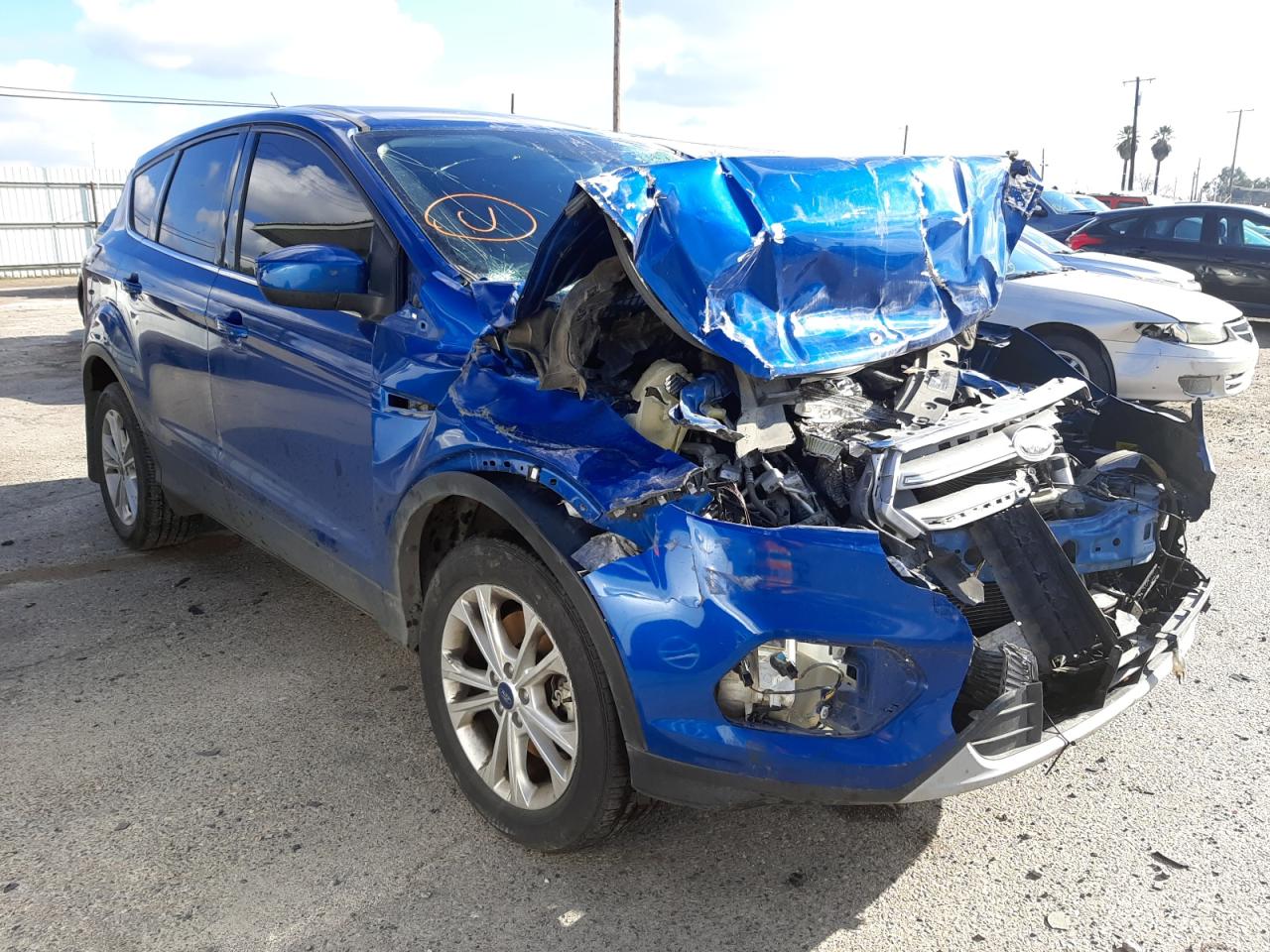 Photo 1 from auction – 2017 FORD ESCAPE SE with VIN 1FMCU9G97HUF09173