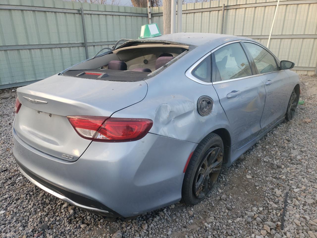 Photo 4 from auction – 2015 CHRYSLER 200 LIMITE with VIN 1C3CCCAB2FN653810