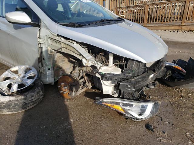 Photo 9 from auction – 2016 HYUNDAI ELANTRA SE with VIN 5NPDH4AE5GH677070
