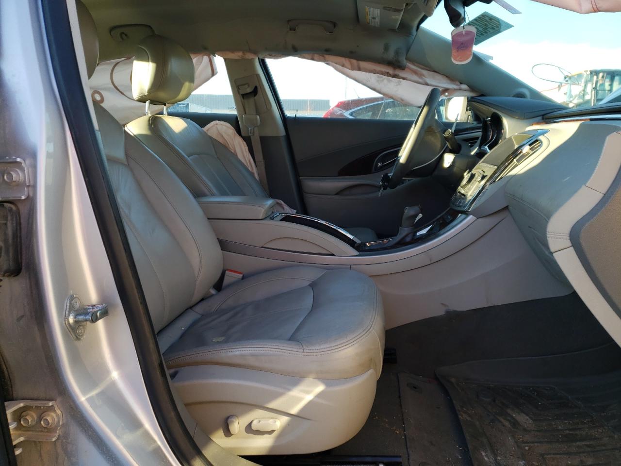 Photo 5 from auction – 2011 BUICK LACROSSE C with VIN 1G4GC5EC0BF116896