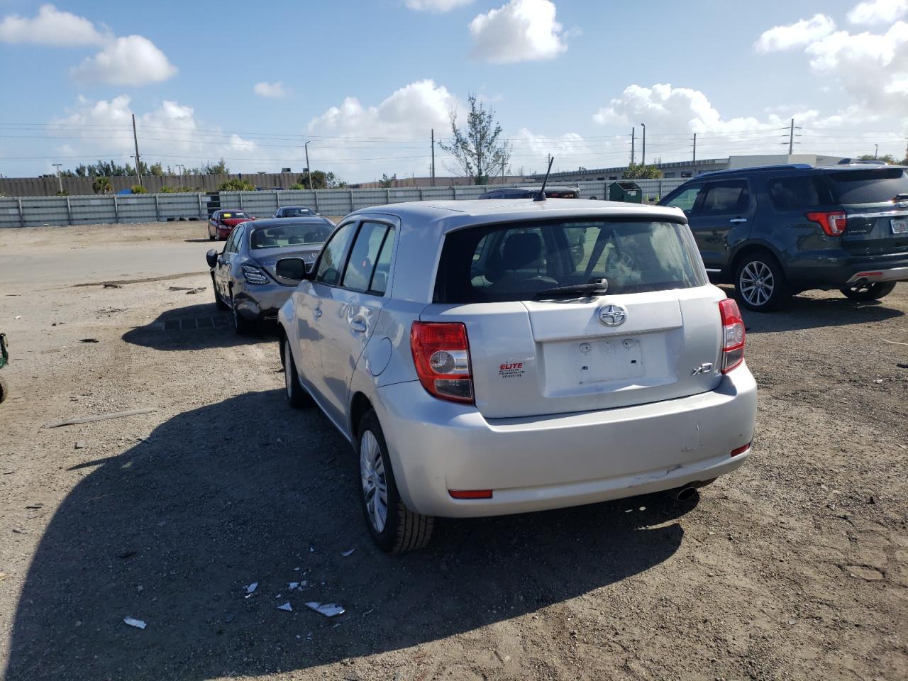 Photo 3 from auction – 2009 TOYOTA SCION XD with VIN JTKKU10469J046566