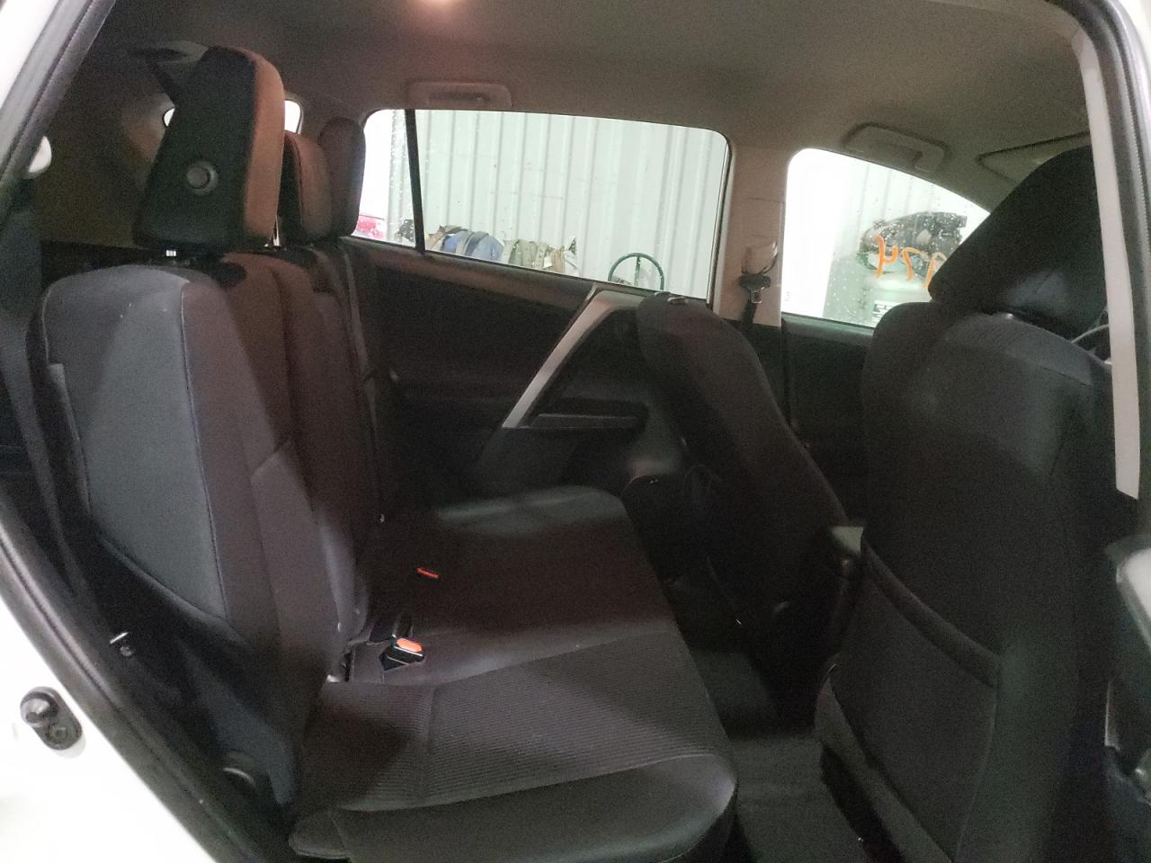 Photo 6 from auction – 2016 TOYOTA RAV4 LE with VIN 2T3ZFREV9GW305761