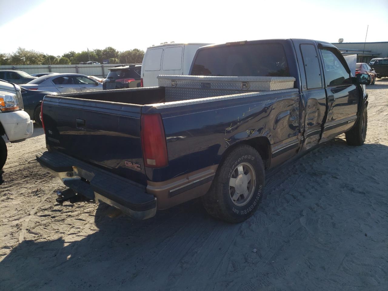 Photo 4 from auction – 1998 GMC SIERRA C15 with VIN 2GTEC19R2W1520332