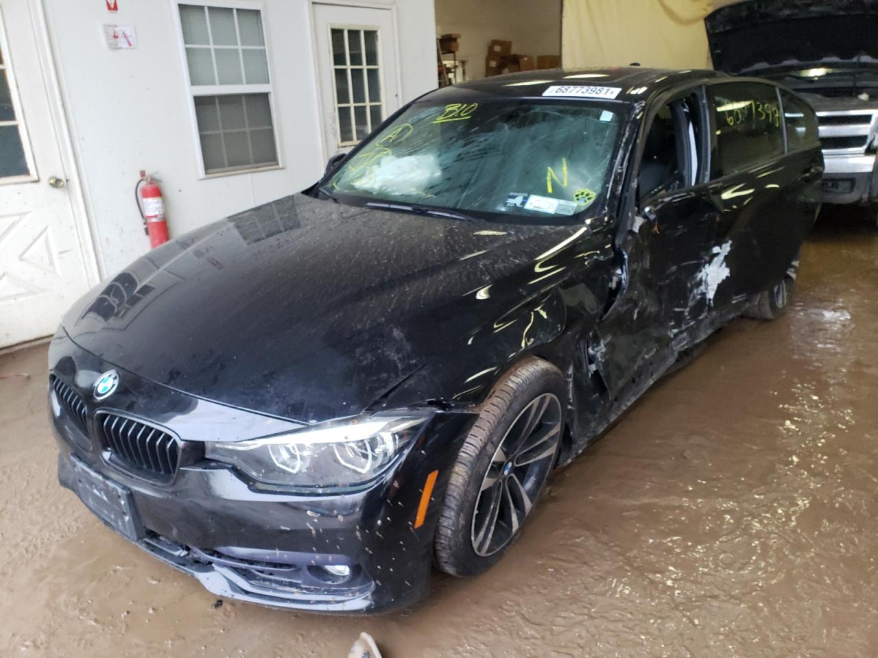 Photo 2 from auction – 2018 BMW 330 XI with VIN WBA8D9G56JNU71956