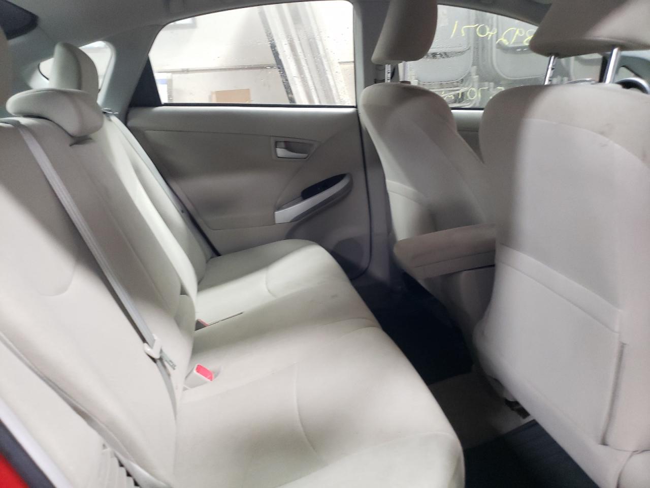Photo 6 from auction – 2011 TOYOTA PRIUS with VIN JTDKN3DU3B0285840