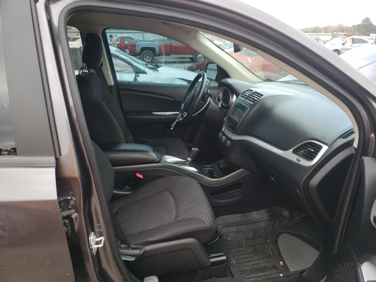 Photo 5 from auction – 2019 DODGE JOURNEY SE with VIN 3C4PDCBBXKT863803