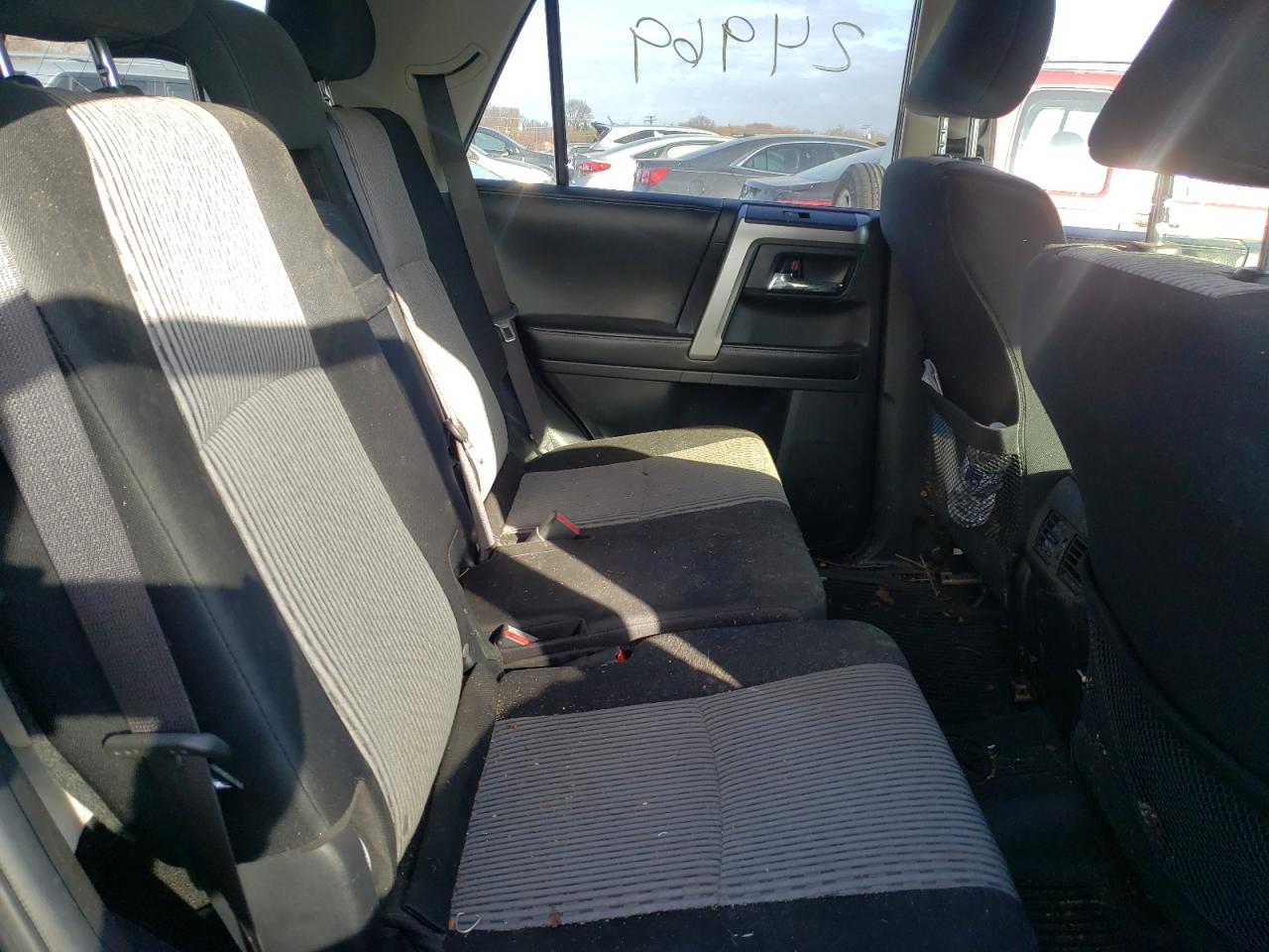 Photo 6 from auction – 2016 TOYOTA 4RUNNER SR with VIN JTEBU5JR0G5400527