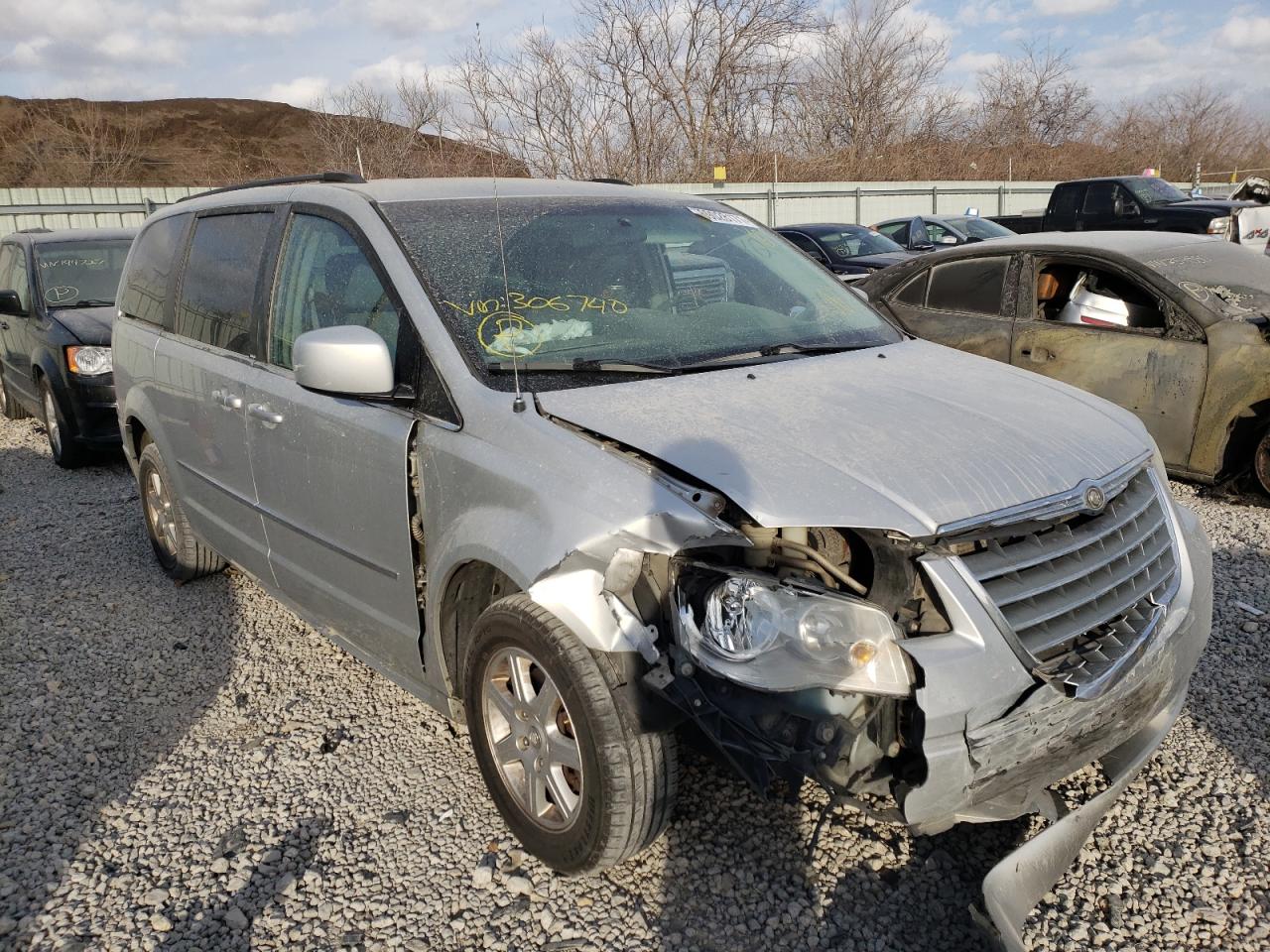 Photo 1 from auction – 2010 CHRYSLER TOWN & COU with VIN 2A4RR5D13AR306740