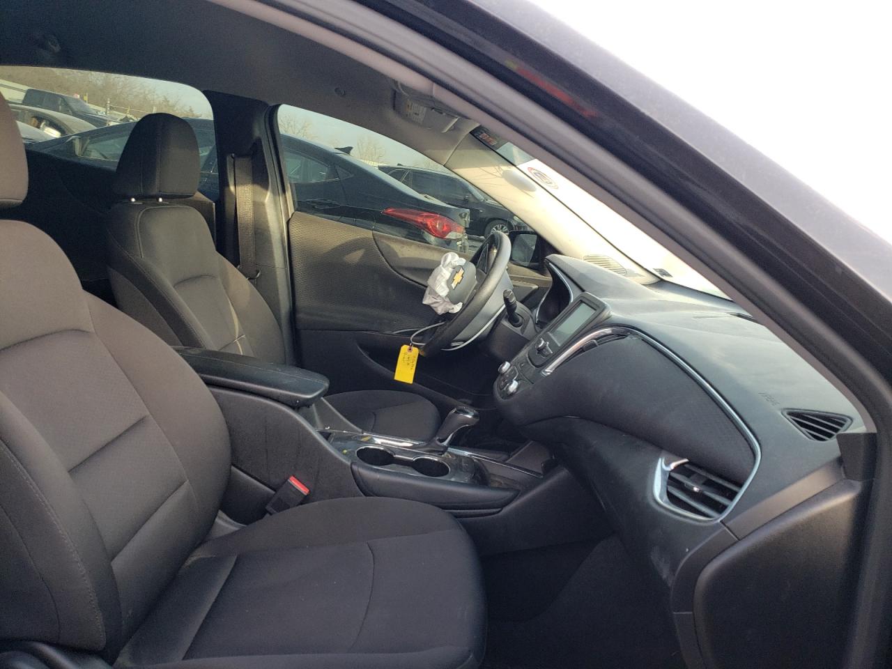 Photo 5 from auction – 2018 CHEVROLET MALIBU LT with VIN 1G1ZD5ST3JF138204