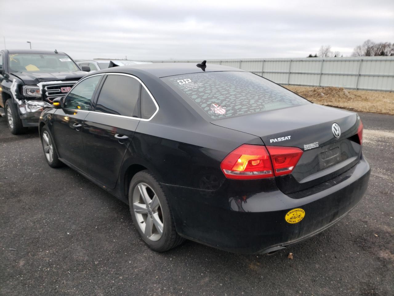 Photo 3 from auction – 2015 VOLKSWAGEN PASSAT SE with VIN 1VWBV7A31FC015932