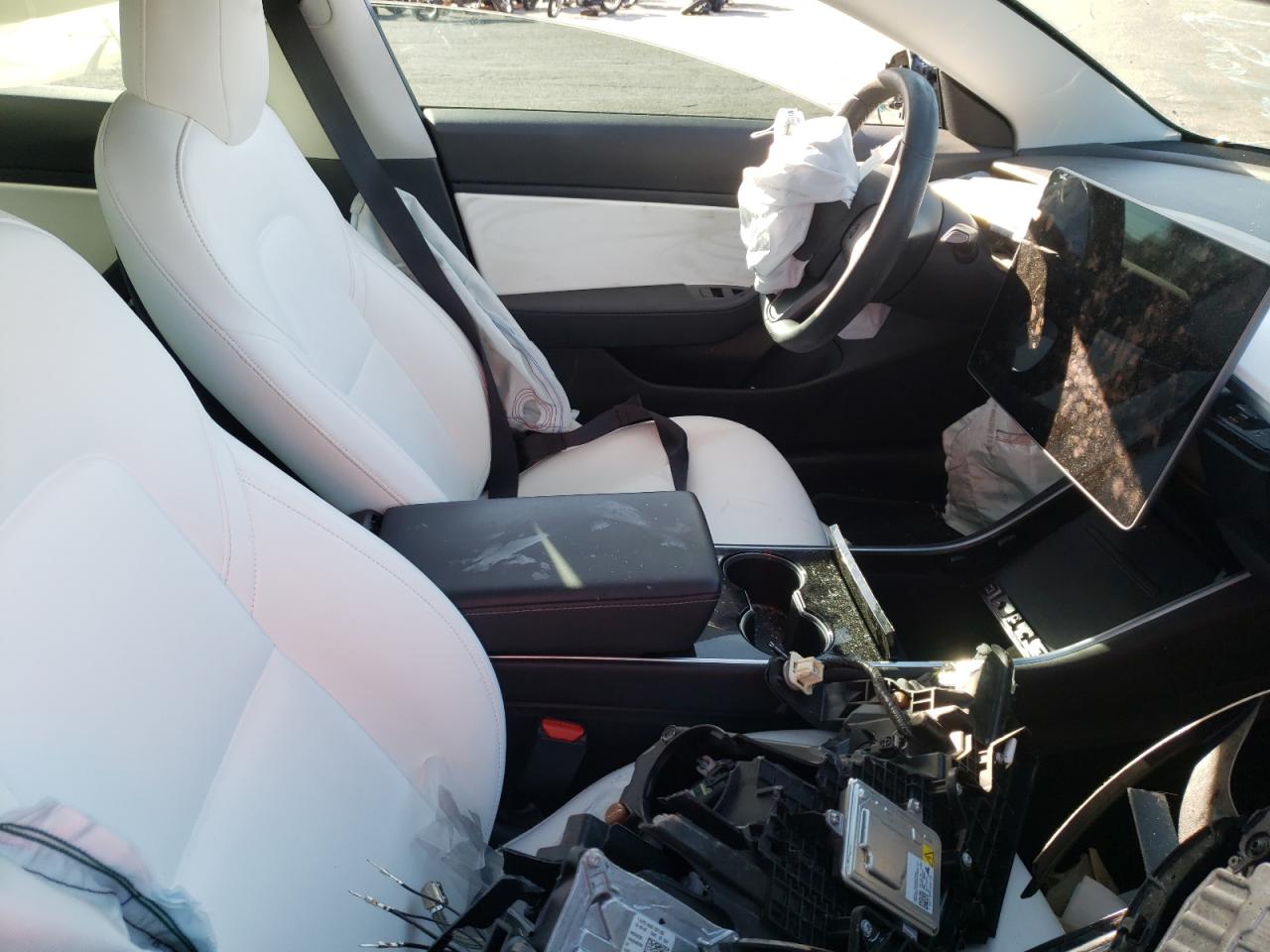 Photo 5 from auction – 2018 TESLA MODEL 3 with VIN 5YJ3E1EB7JF079989