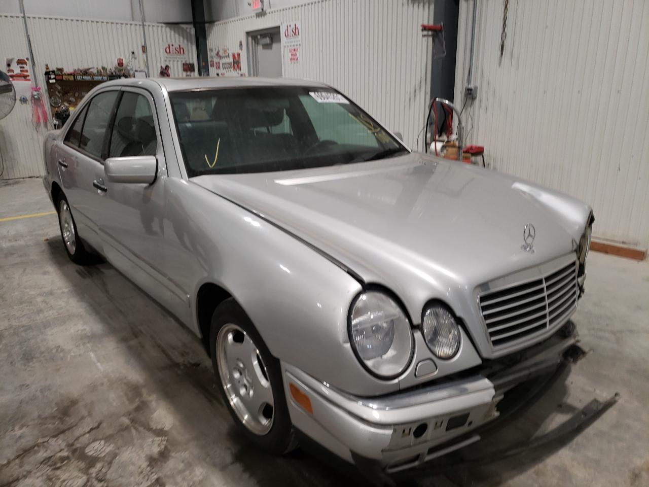 MERCEDES-BENZ E 420 1997 with VIN WDBJF72F7VA330019 - Photo from auction