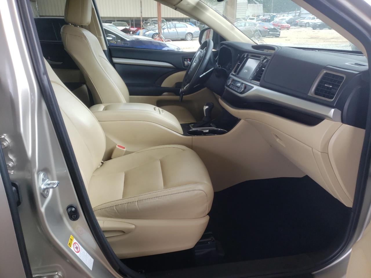 صورة رقم 5 من المزاد - 2016 TOYOTA HIGHLANDER مع VIN 5TDKKRFH2GS500754