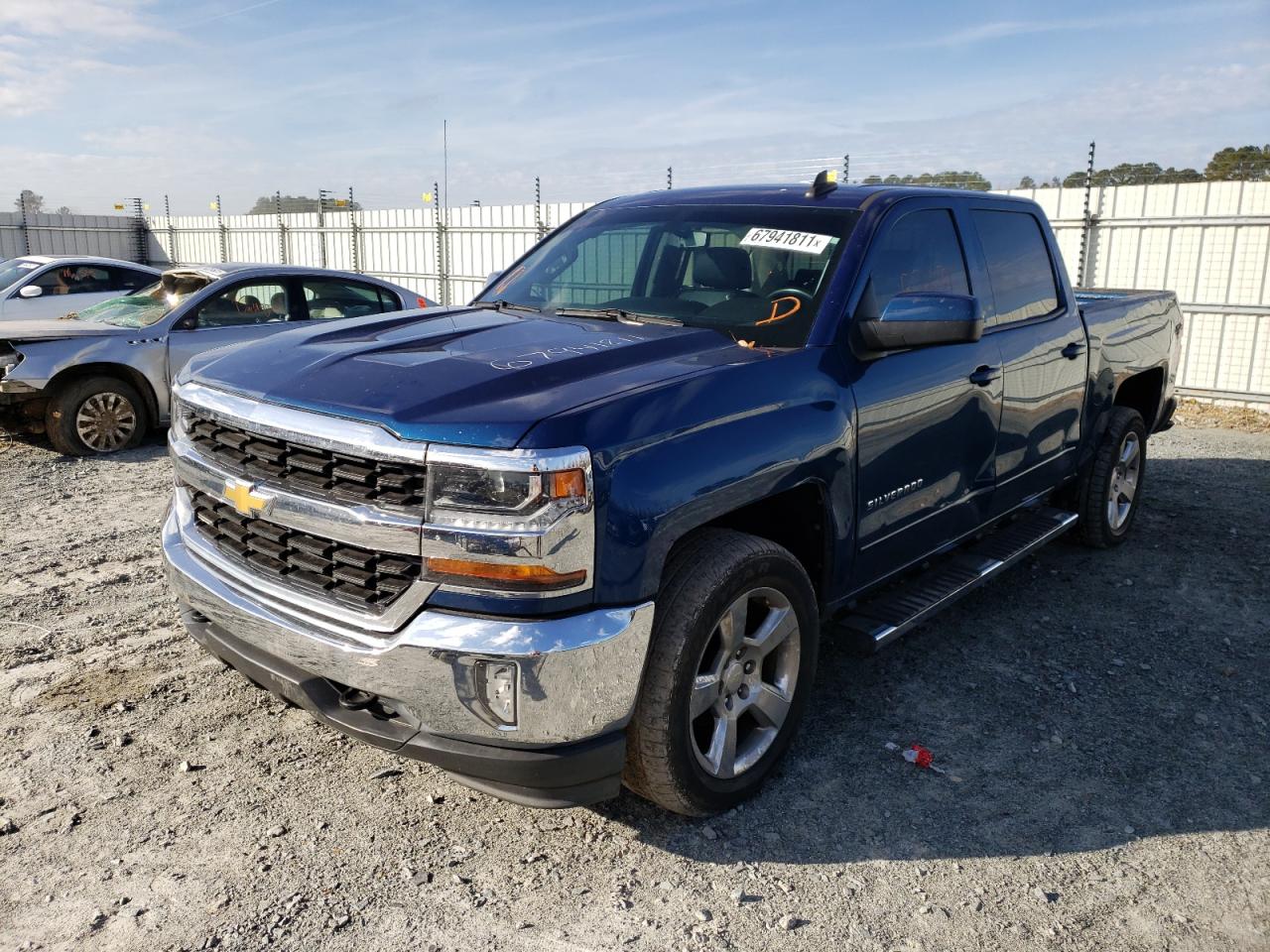 Photo 2 from auction – 2017 CHEVROLET SILVERADO with VIN 3GCUKREC6HG328520
