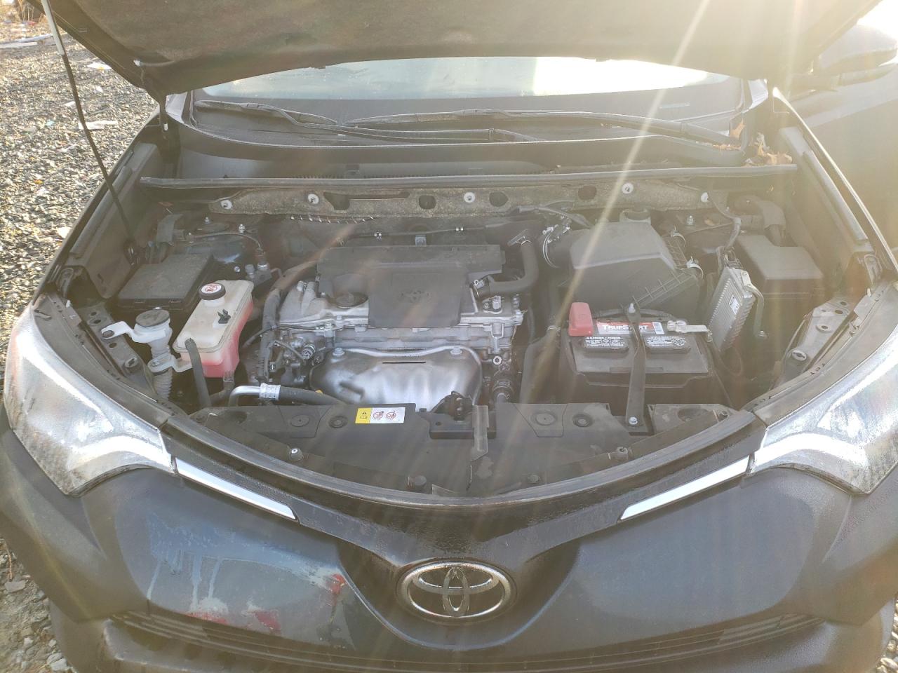 Photo 7 from auction – 2018 TOYOTA RAV4 ADVEN with VIN JTMRFREV9JJ207142