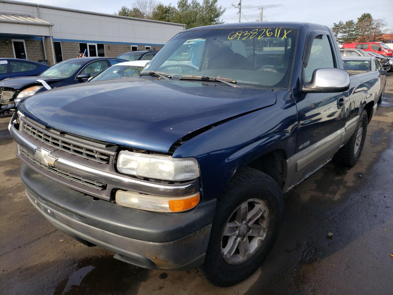 Photo 2 from auction – 2000 CHEVROLET SILVERADO with VIN 1GCEK14W0YZ294804