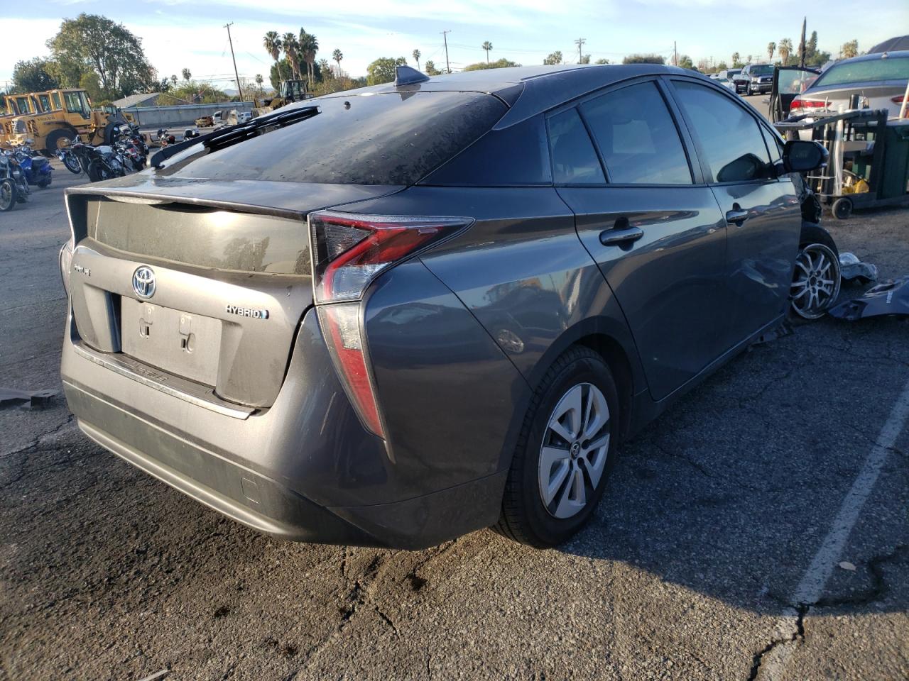 Photo 4 from auction – 2017 TOYOTA PRIUS with VIN JTDKARFU2H3038957