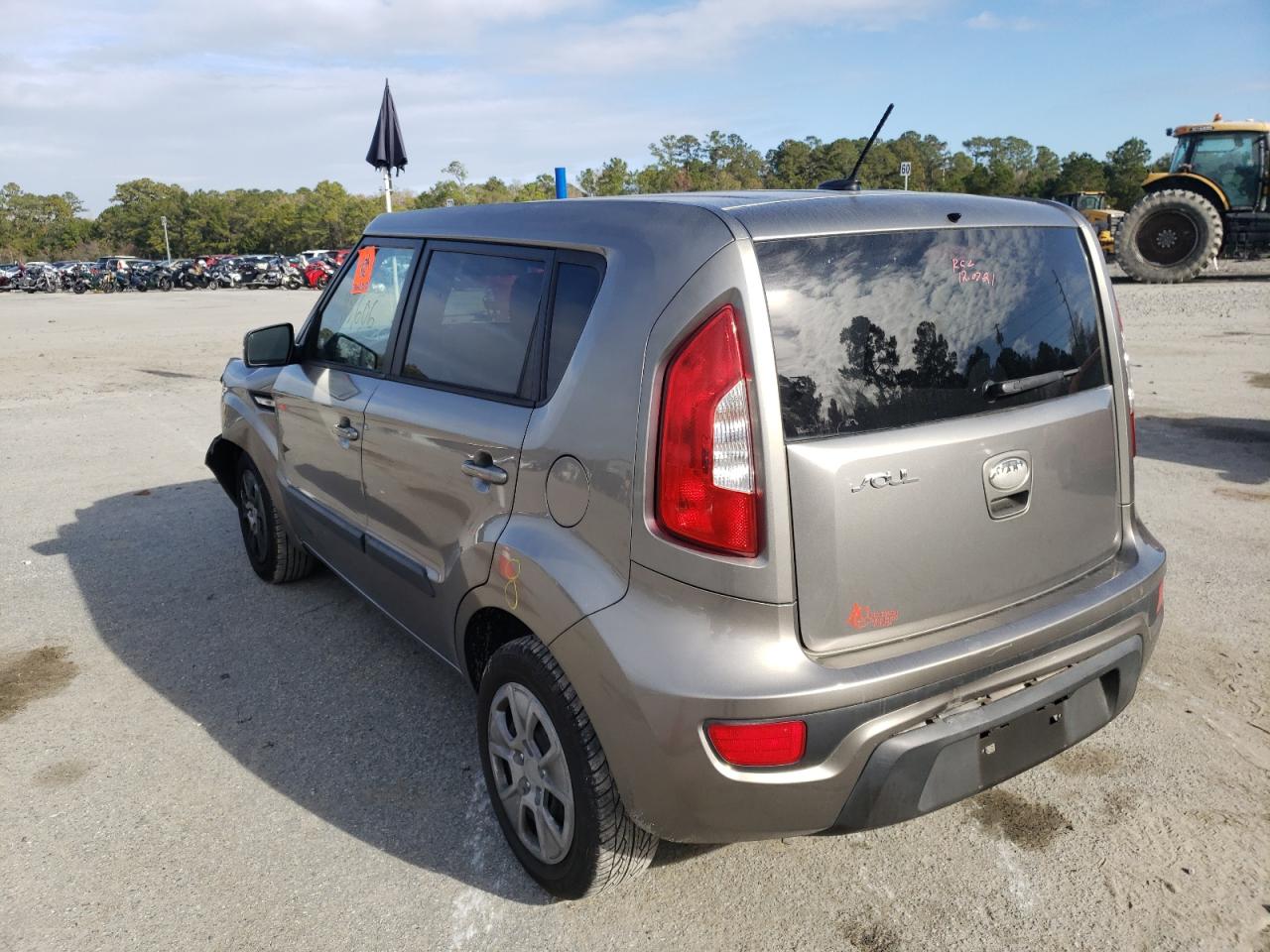 Photo 3 from auction – 2013 KIA SOUL with VIN KNDJT2A50D7608244