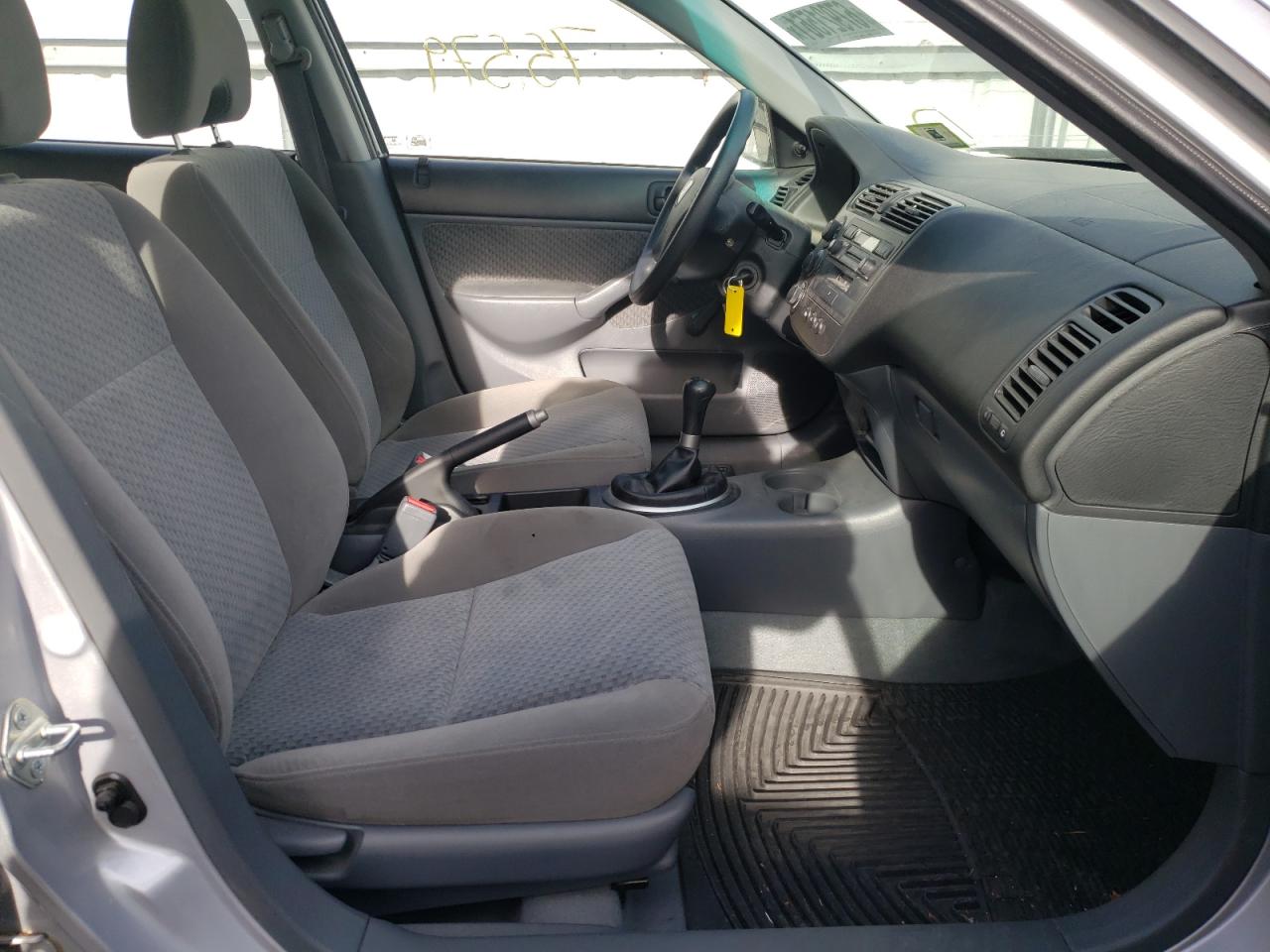 Photo 5 from auction – 2005 HONDA CIVIC DX with VIN 2HGES151X5H595774