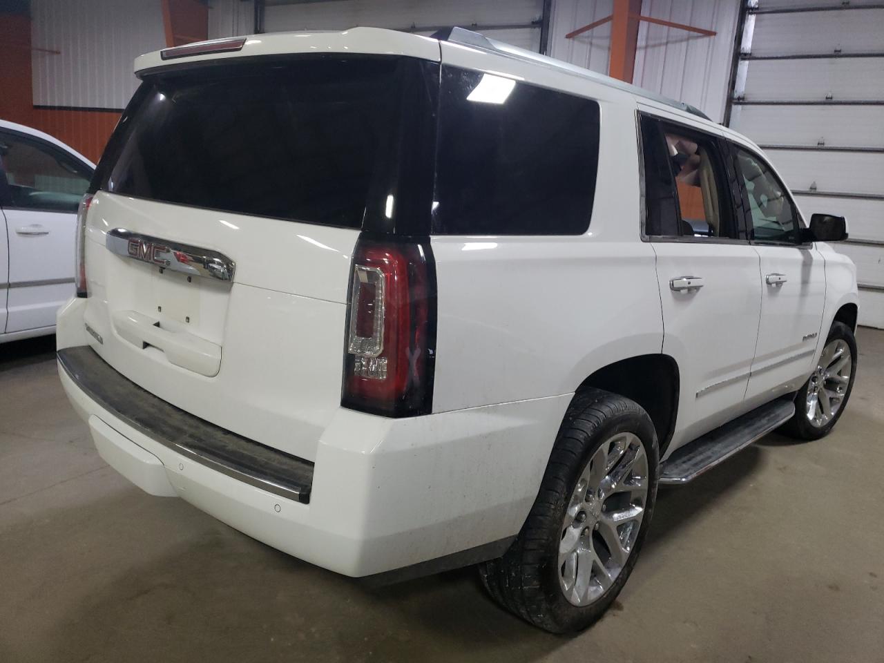 Photo 4 from auction – 2016 GMC YUKON DENA with VIN 1GKS2CKJXGR406453