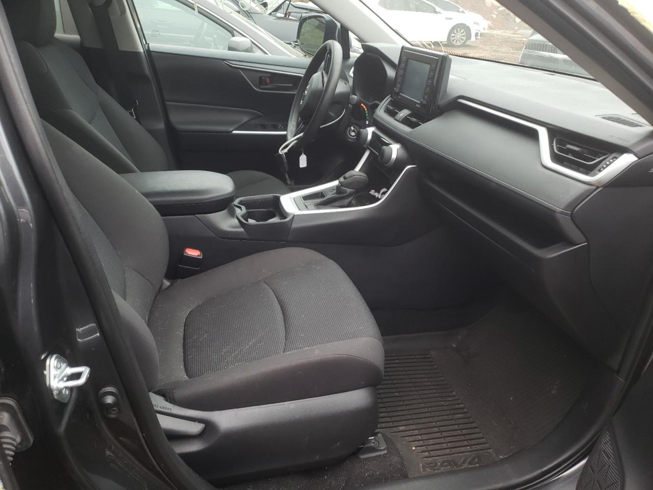Photo 5 from auction – 2021 TOYOTA RAV4 LE with VIN 2T3H1RFV7MC109064