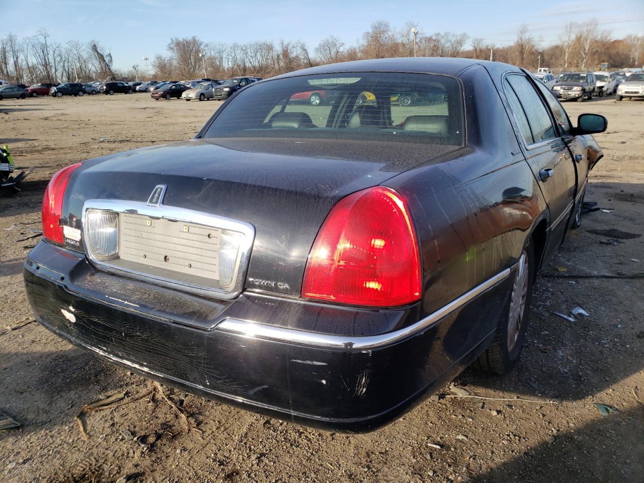 Photo 4 from auction – 2007 LINCOLN TOWN CAR with VIN 1LNHM85VX7Y623370