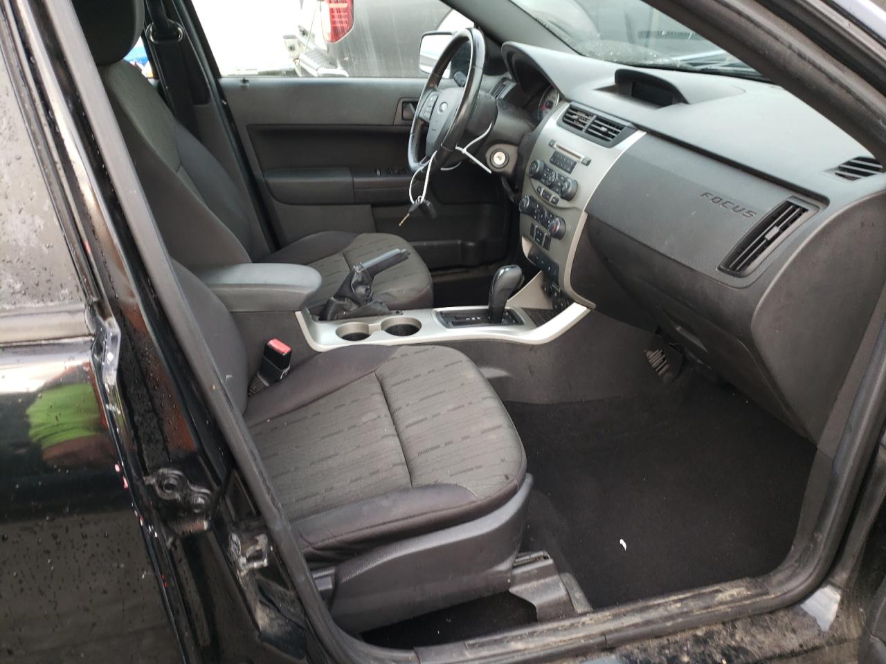Photo 5 from auction – 2011 FORD FOCUS SE with VIN 1FAHP3FN5BW159556