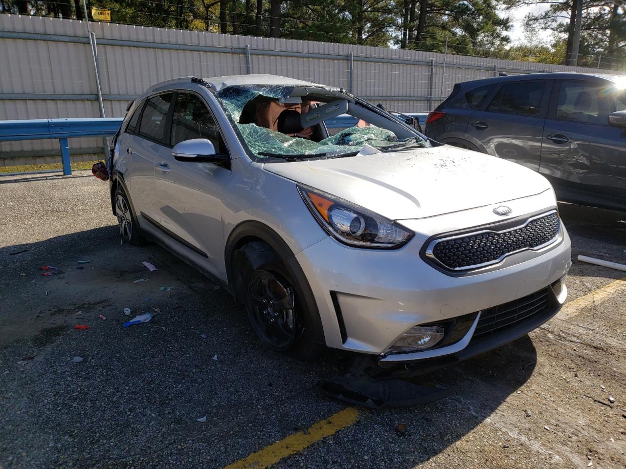 KIA NIRO EX 2017 with VIN KNDCC3LC2H5078306 - Photo from auction