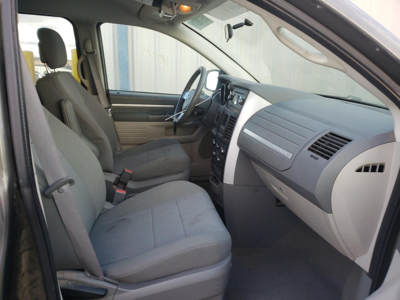 Photo 5 from auction – 2010 DODGE GRAND CARA with VIN 2D4RN4DE3AR318615