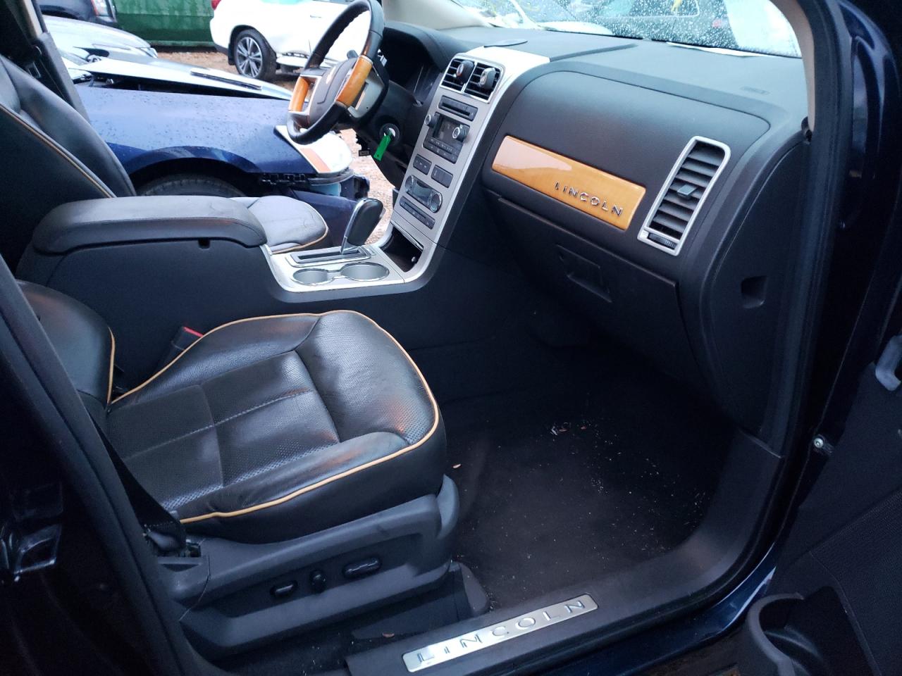 Photo 5 from auction – 2008 LINCOLN MKX with VIN 2LMDU68C38BJ20568