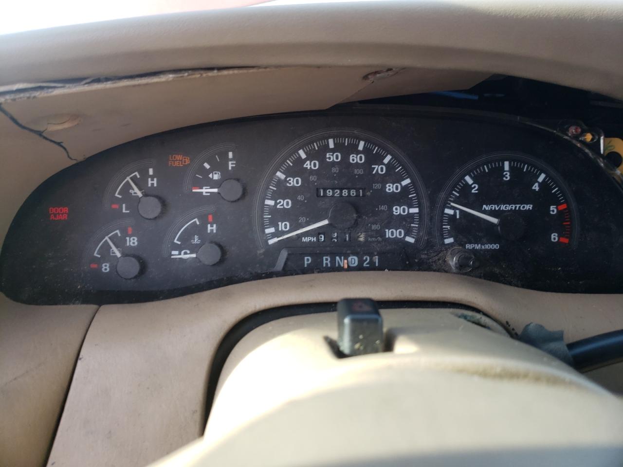 Photo 8 from auction – 1998 LINCOLN NAVIGATOR with VIN 5LMPU28L1WLJ10326