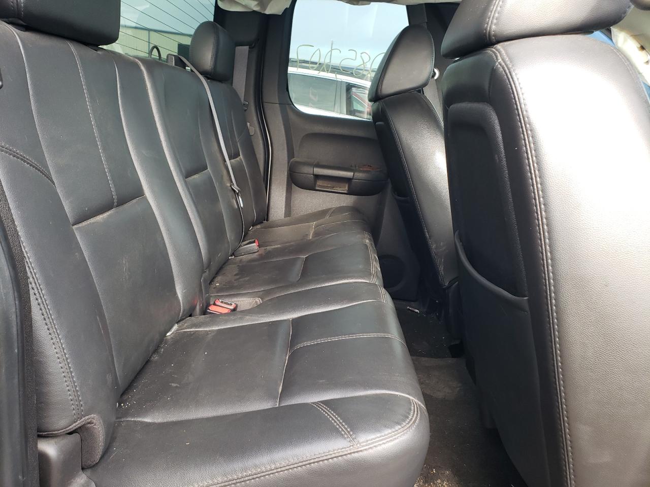 Photo 6 from auction – 2007 CHEVROLET C1500 SILV with VIN 2GCEK19JX71674351