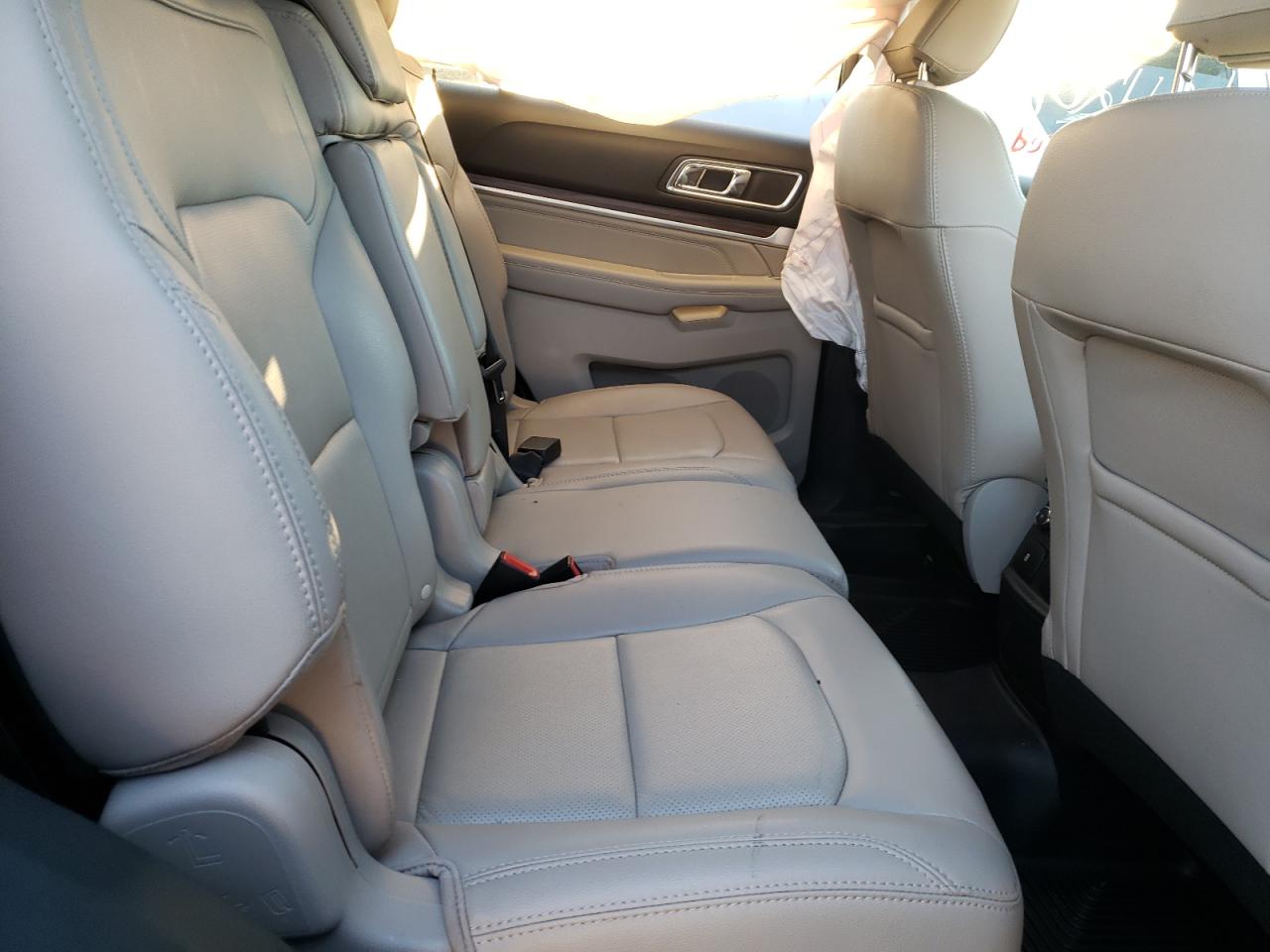 Photo 6 from auction – 2019 FORD EXPLORER L with VIN 1FM5K7F83KGA03602