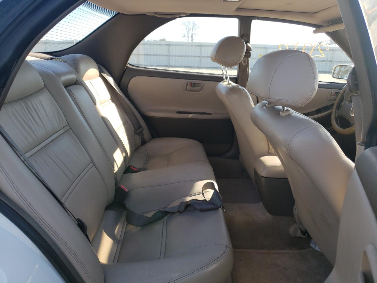 Photo 6 from auction – 1996 LEXUS ES 300 with VIN JT8BF12G9T0164986