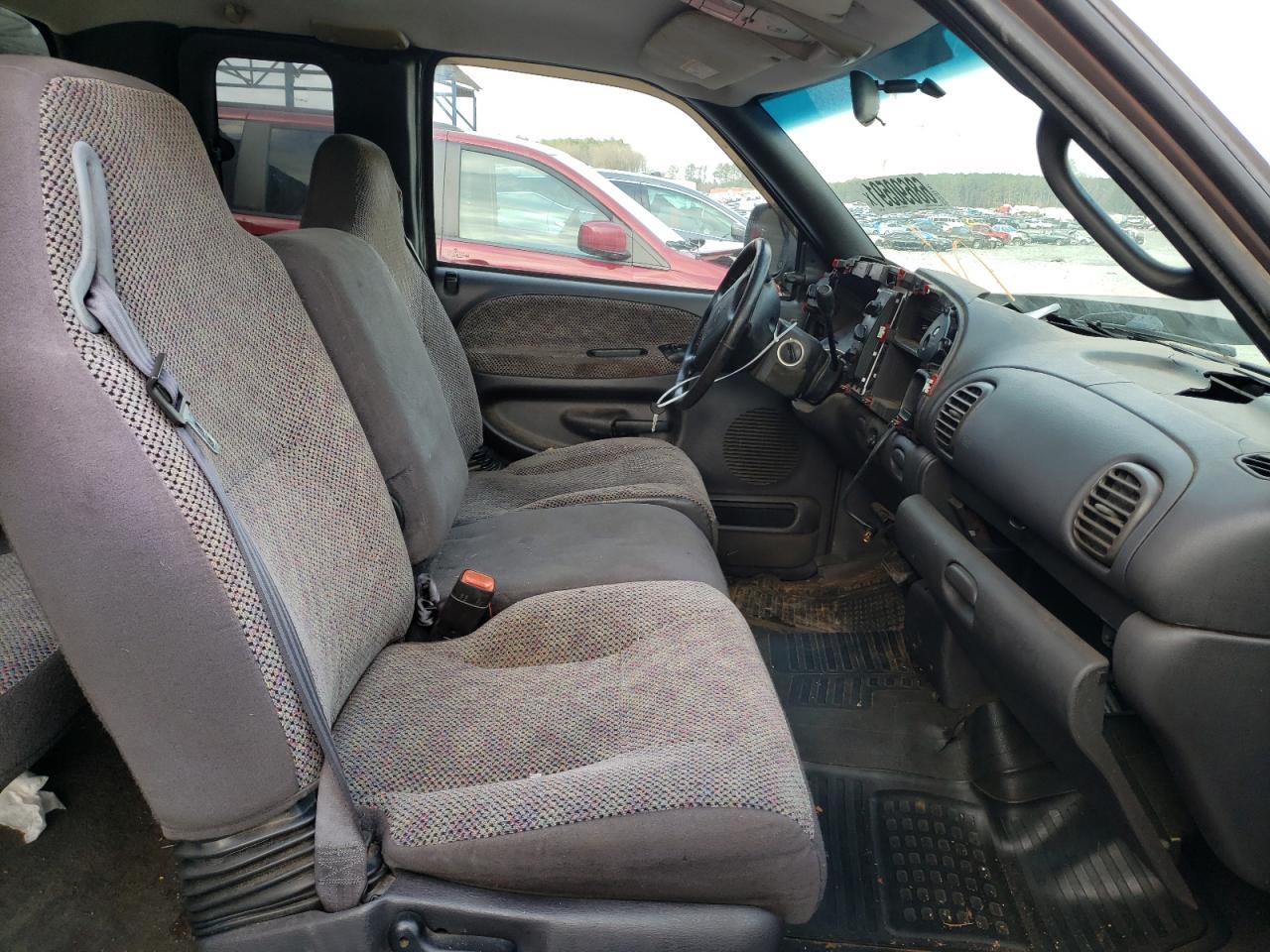 Photo 5 from auction – 2001 DODGE RAM 1500 with VIN 3B7HC13Z11G720138