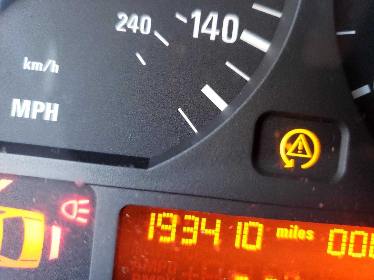 Photo 8 from auction – 2004 BMW 325 XI with VIN WBAEU334X4PM60190