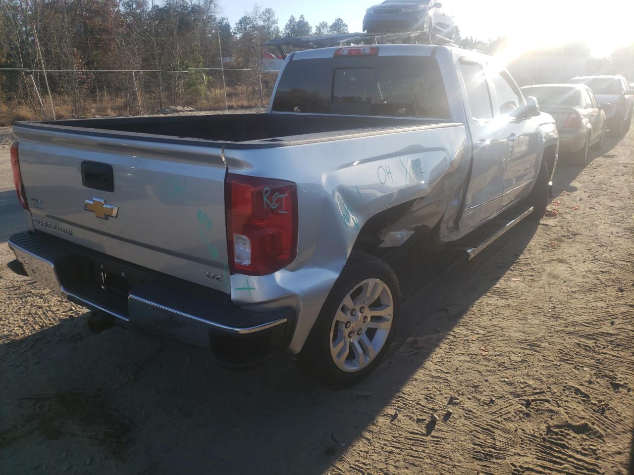 Photo 4 from auction – 2018 CHEVROLET SILVERADO with VIN 1GCRCSEC9JZ280348
